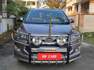 Toyota Innova Crysta 2.4 V